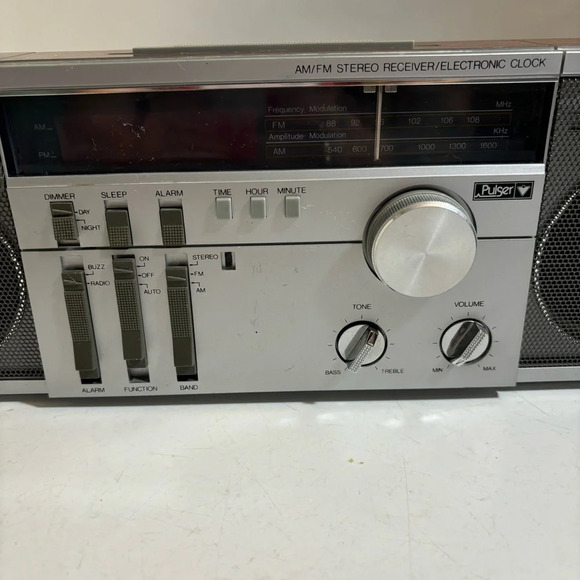 Vintage Pulser stereo  am/fm receiver/electronic alarm clock - Picture 2 of 12